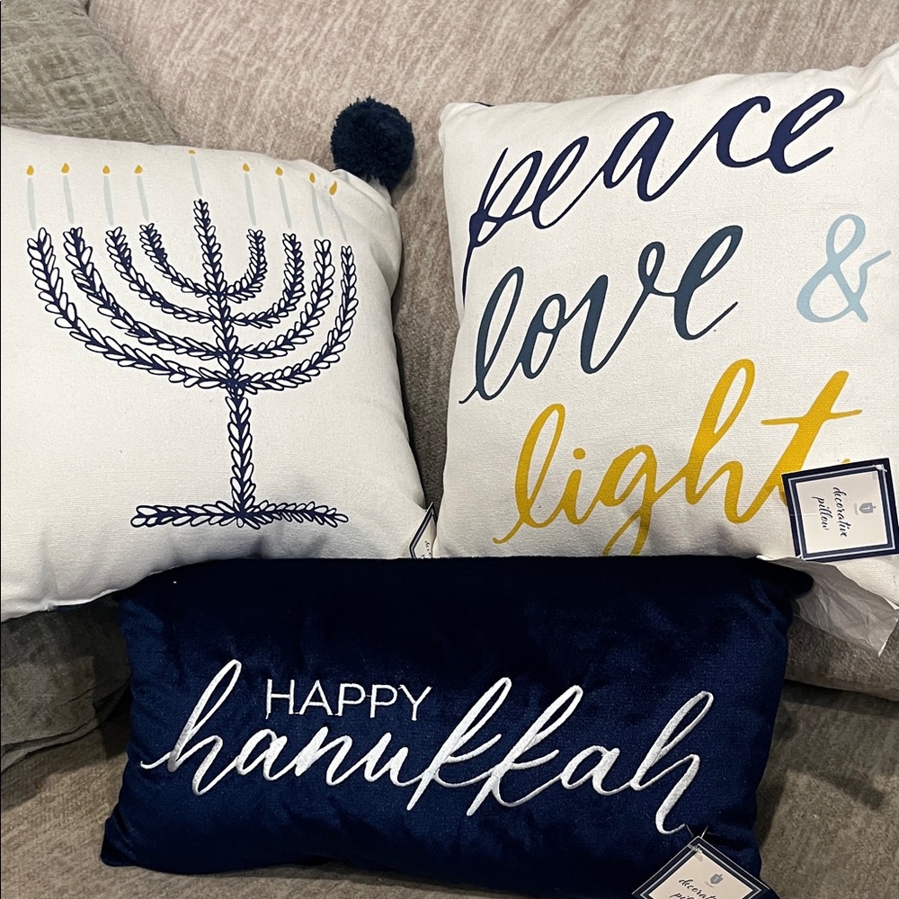 NWT Hanukkah 3 Pillow Set - Blue, White, and Gold